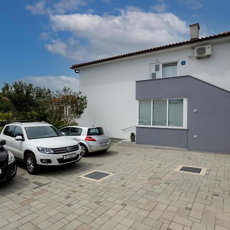 Apartman Laura Krk Town Buitenkant foto