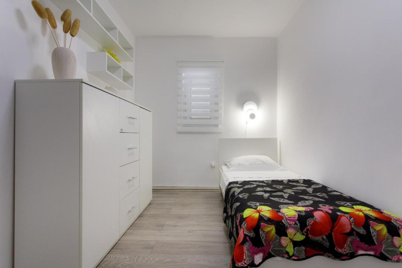 Apartman Laura Krk Town Buitenkant foto